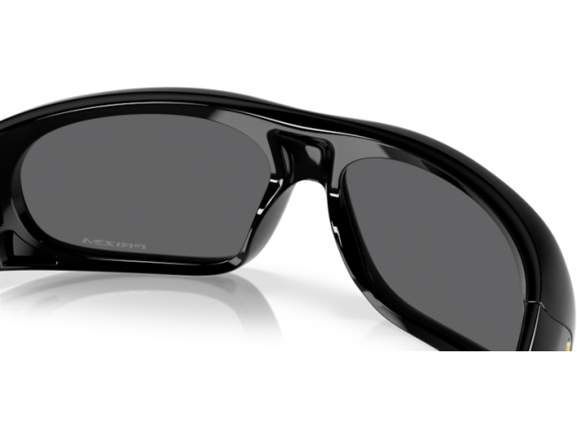 Päikeseprillid OAKLEY Belleville Polished Black Prizm Black