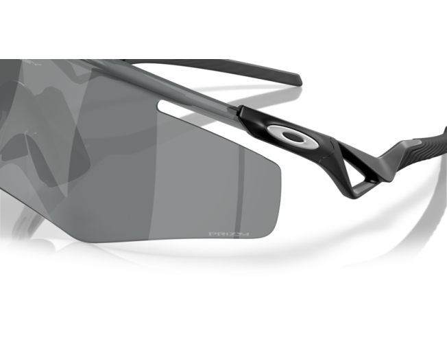 Päikeseprillid OAKLEY QTMN Kato Matte Black Prizm Black