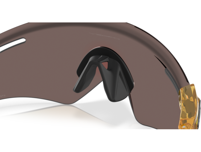 Päikeseprillid OAKLEY Qntm Kato Transparent Light Curry Prizm 24k Transparent Light Curry Prizm 24k